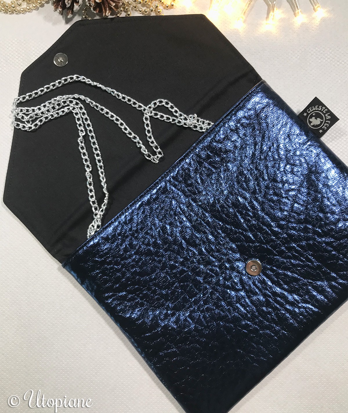 Pochette Angèle - bleue métallisée en simili cuir vegan