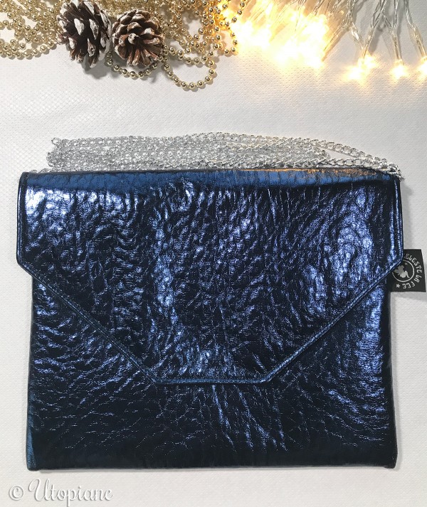 Pochette simili cuir bleu métallisé - peut se porter main, épaule ou bandoulière