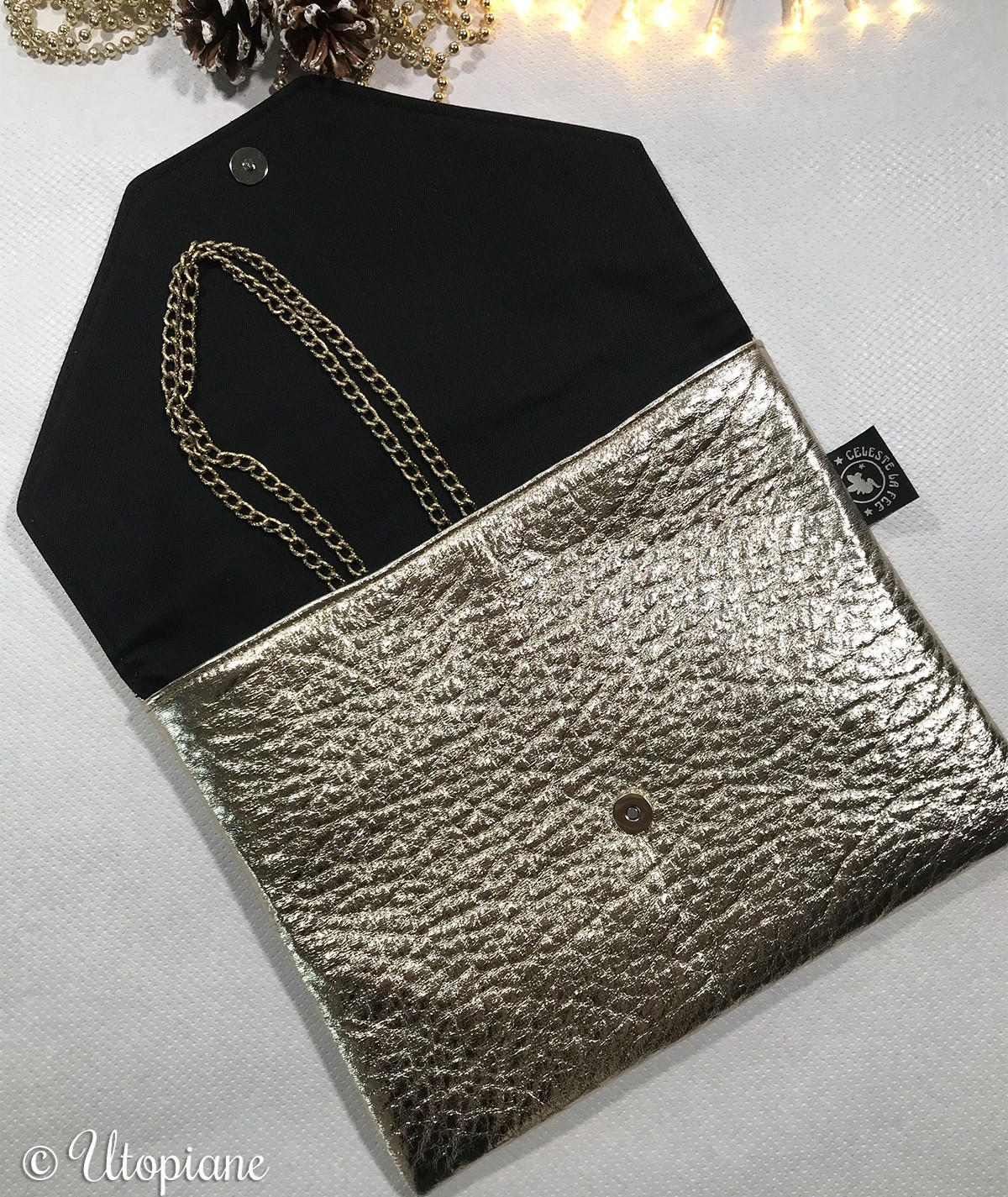 Pochette en simili cuir métallisé argent